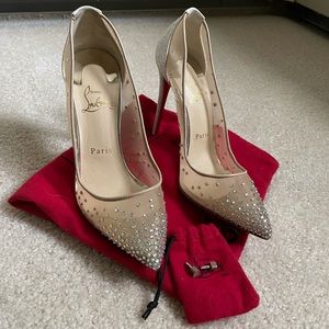 Discontinued follies size 37.5 runs small